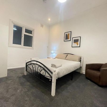 Private Double Room In Stratford London Exterior photo